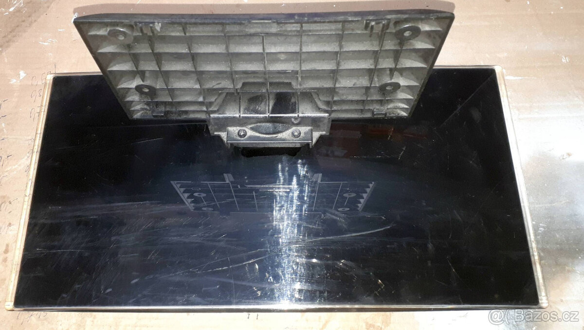 S04 Noha, stojan ED TV LG 32LV4500