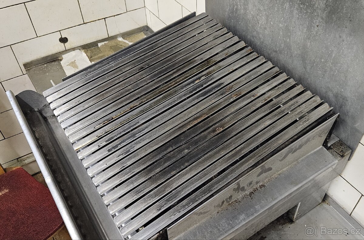 Nerezový lávový gril na plyn