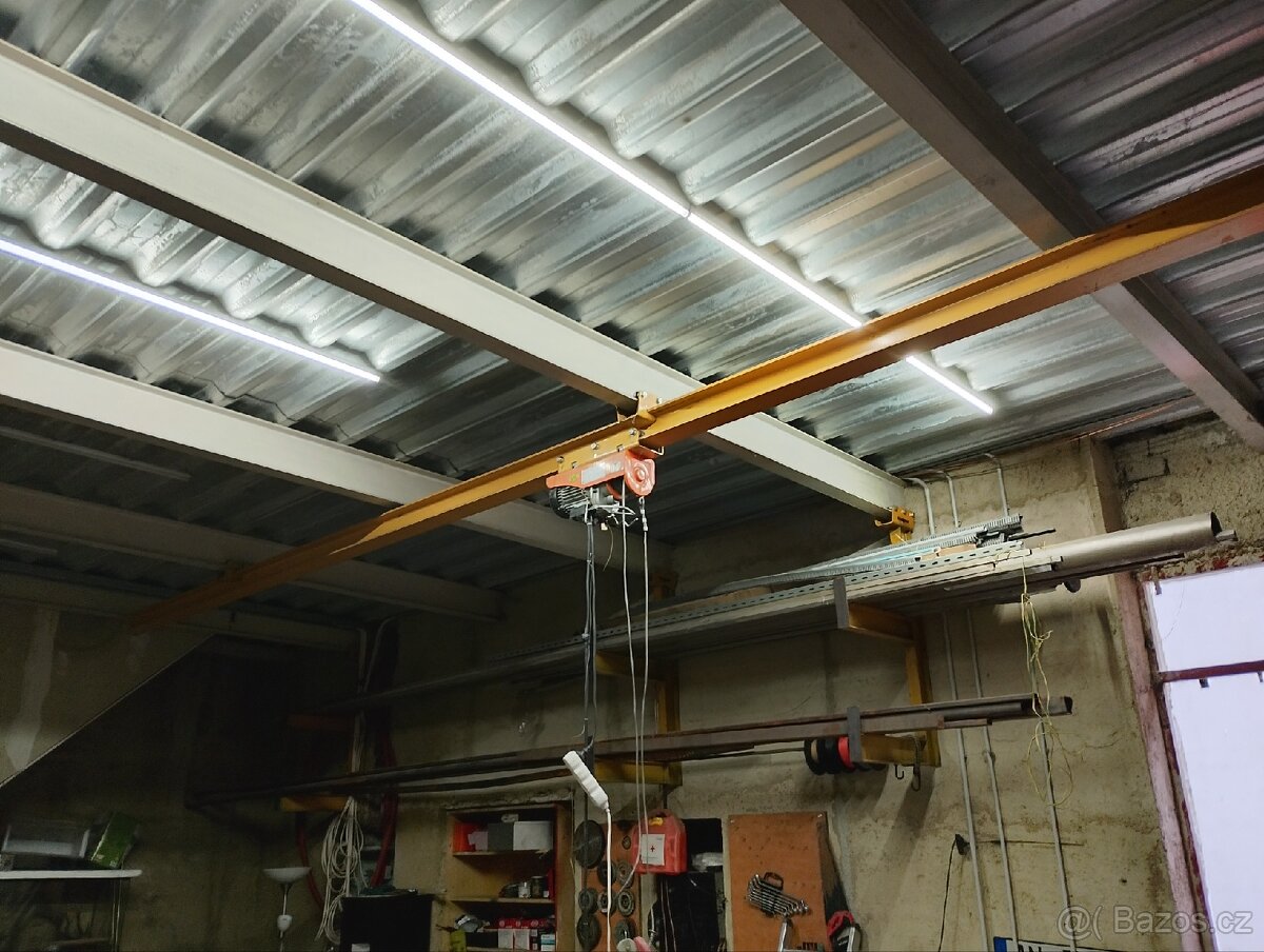 Malý mostový jeřáb