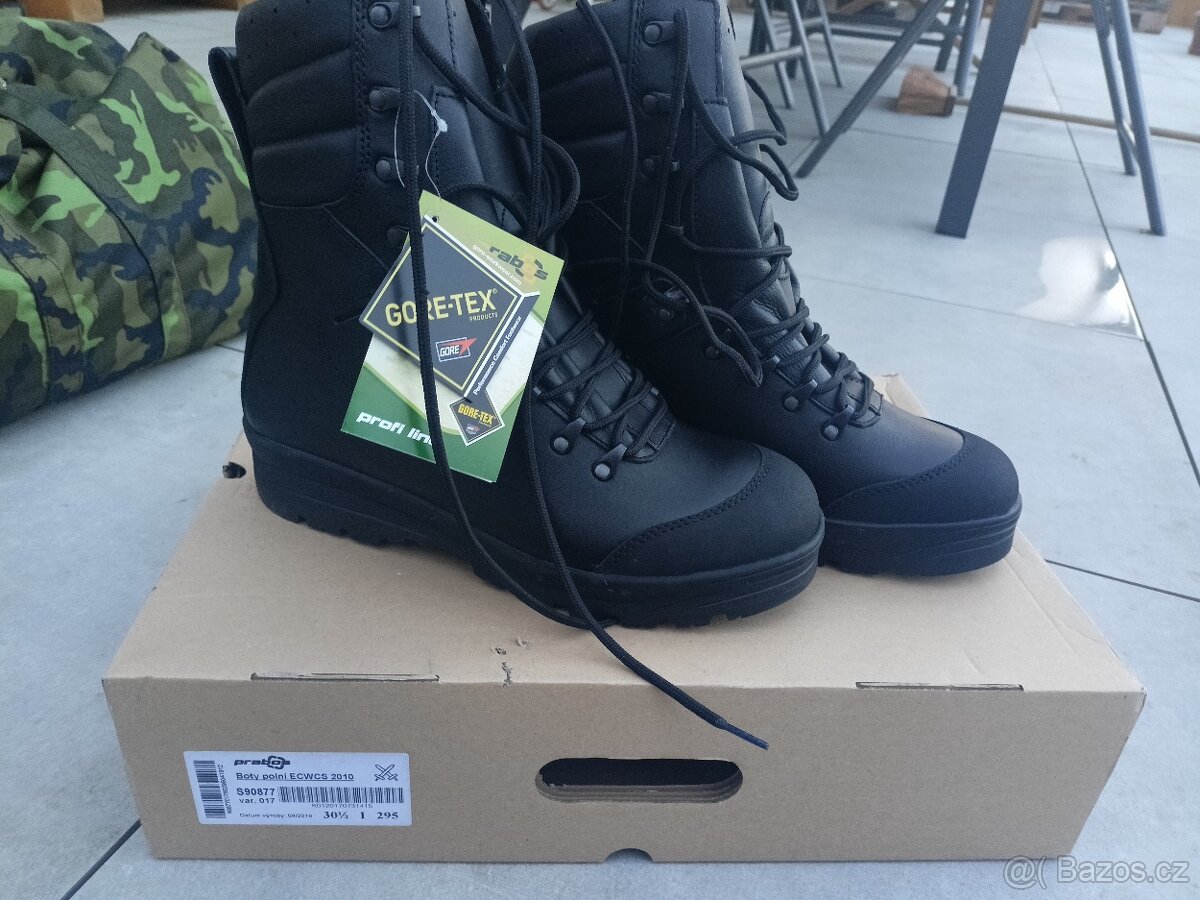 Výstrojní součástky AČR