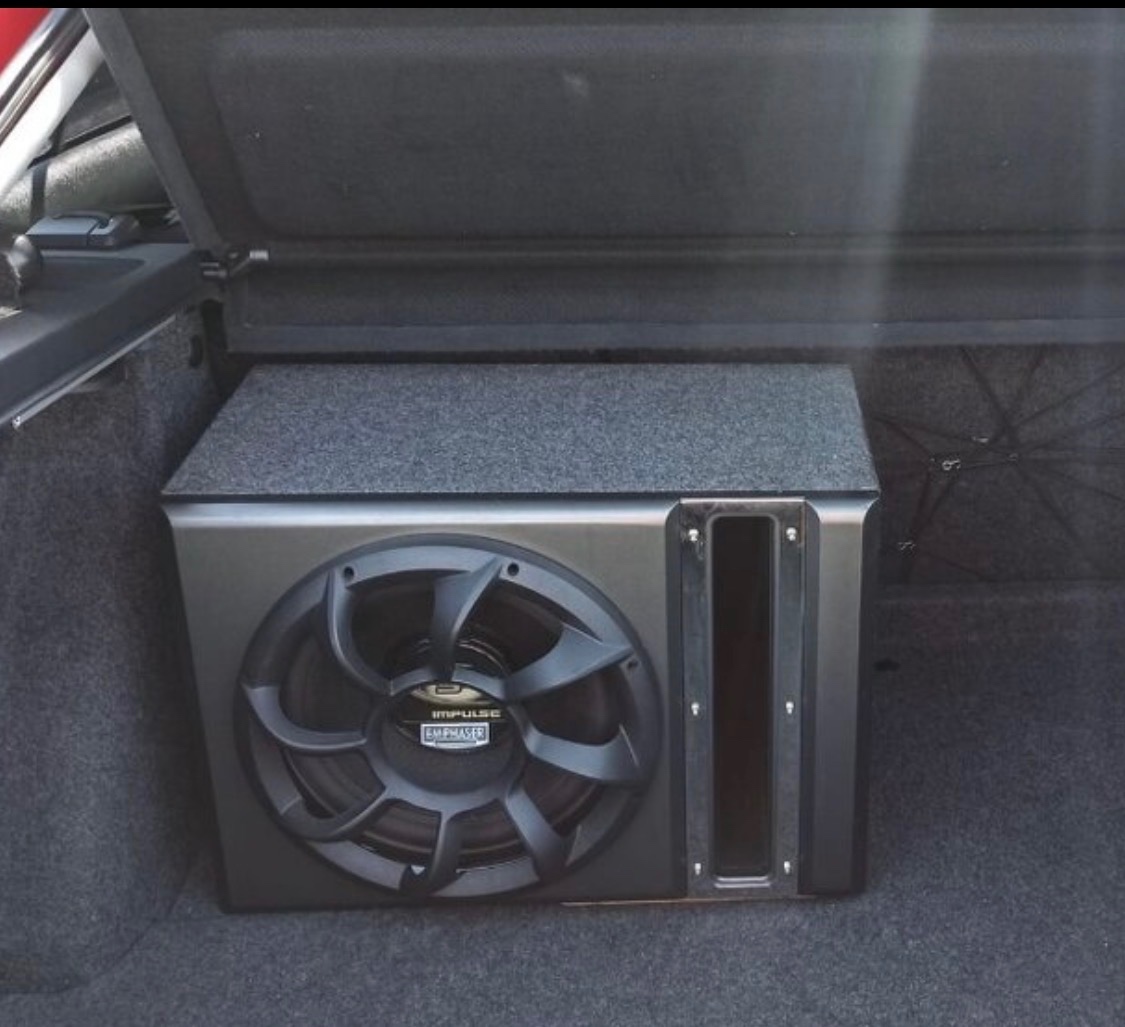 Aktivní subwoofer do auta Emphaser EBR112A