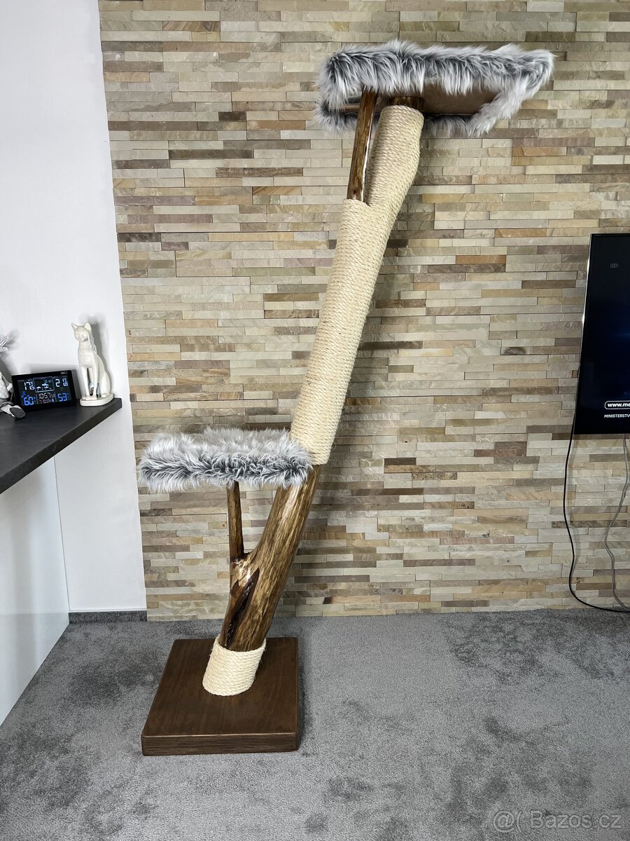 Drevene škrabadlo pro kočky