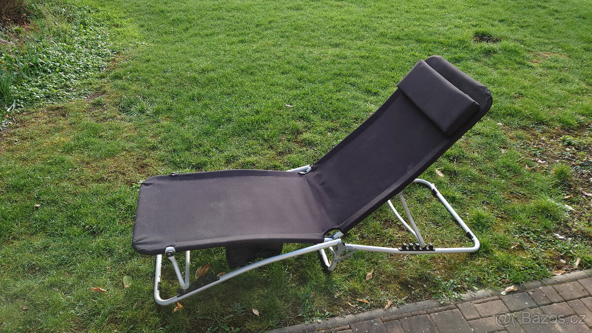 Zahradní lehátko s opěrkou hlavy