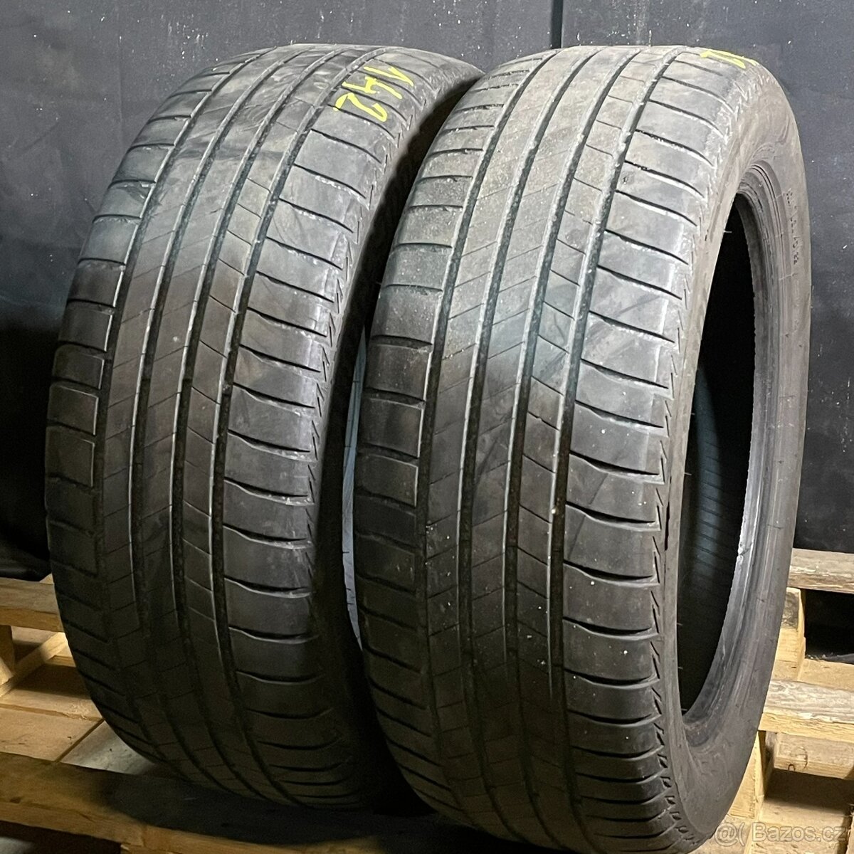 Letní pneu 215/55 R17 94V Bridgestone 4mm