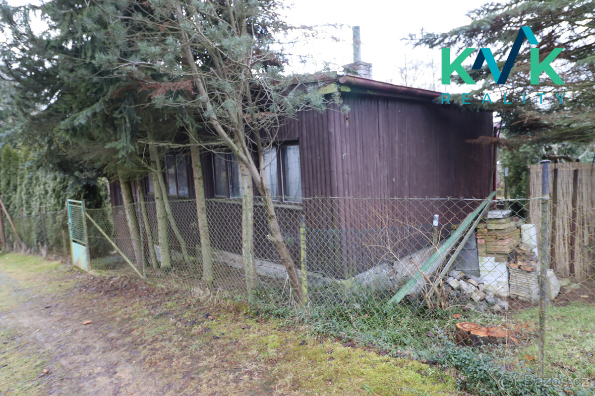 Chata, pozemek 474 m2, zast. plocha 16 m2, elektřina, před k