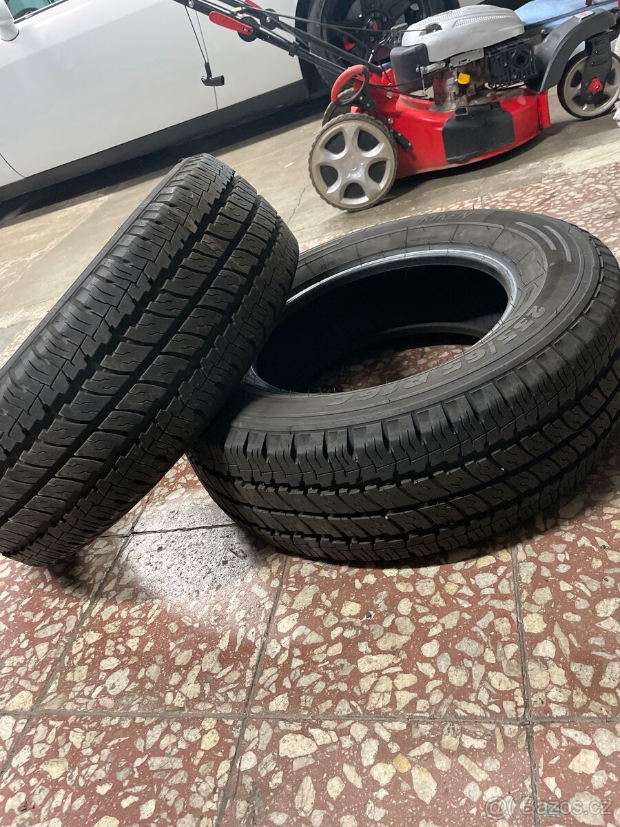 Letni pneu 235/65 R16C