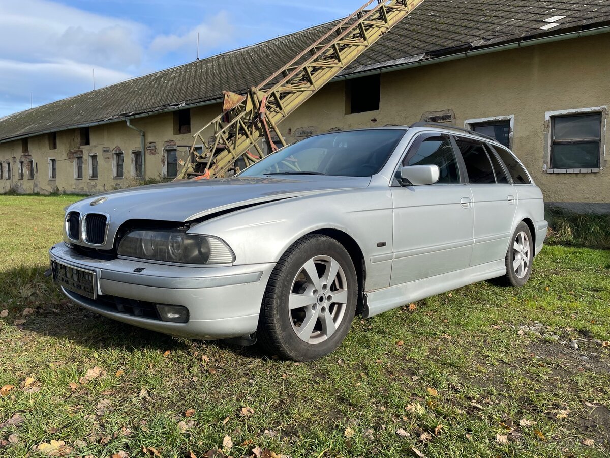 Náhradní díly bmw e39 525ia