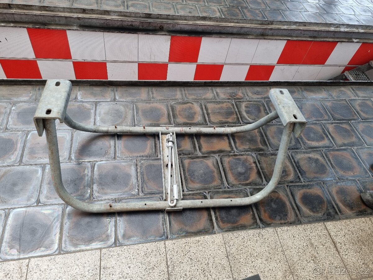 Návěs Schmitz držák rezervního kola Koš na rezervu