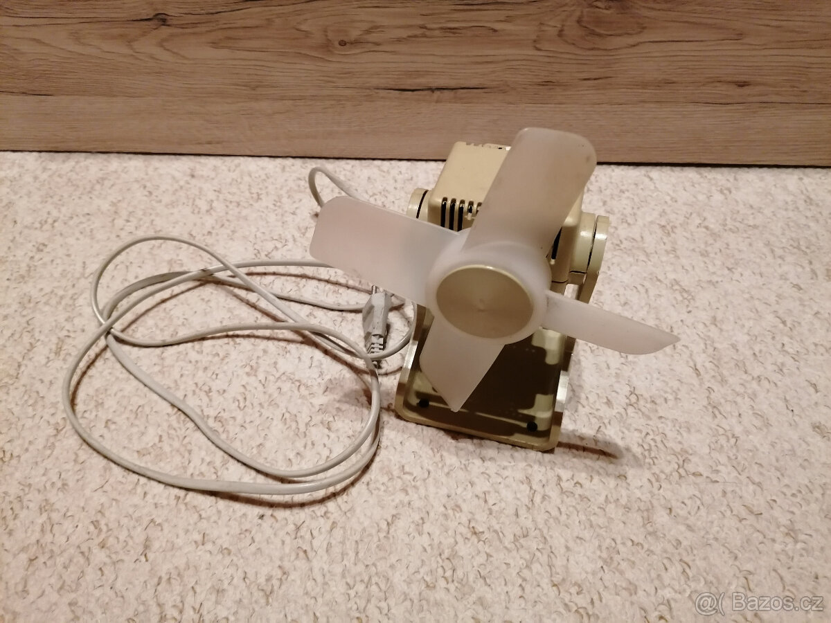 Stolní retroventilátor