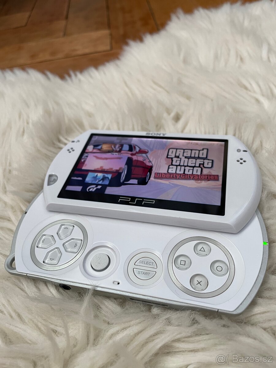 PSP GO