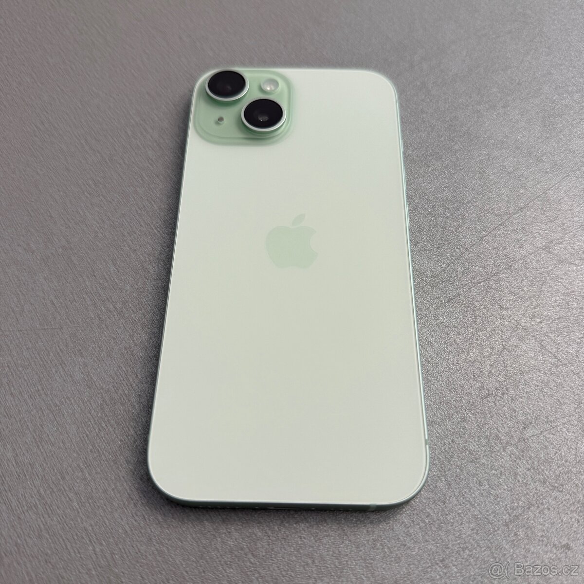 iPhone 15 128GB zelený, bez škrábance, 12 měsíců záruka