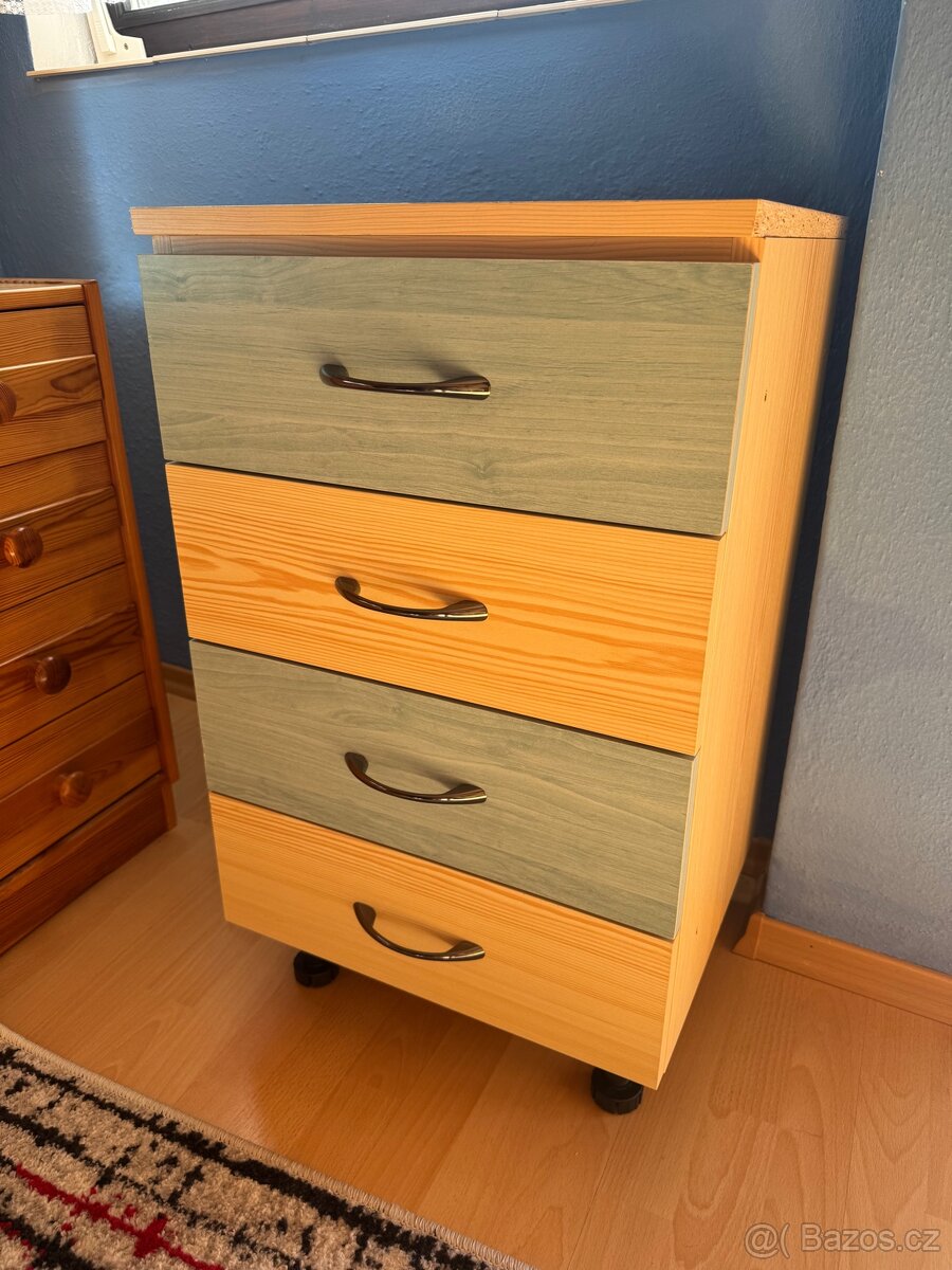 Noční stolek + komoda se šuplíky