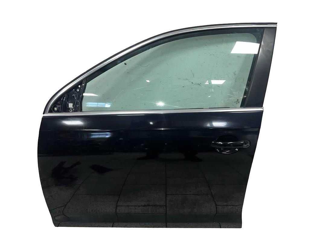 Levé přední dveře černá LC9X VW Golf 6 kombi r.v. 2011