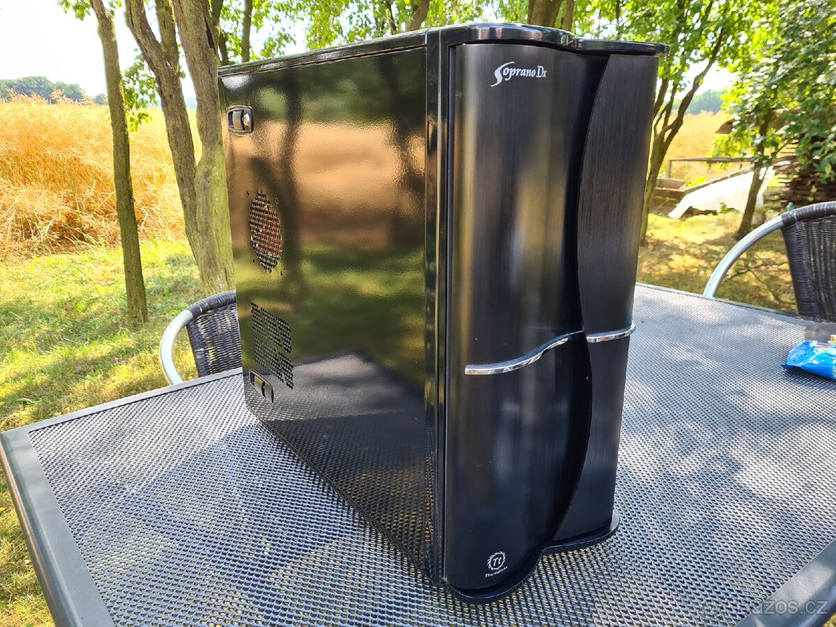 PC skříň Thermaltake soprano DX