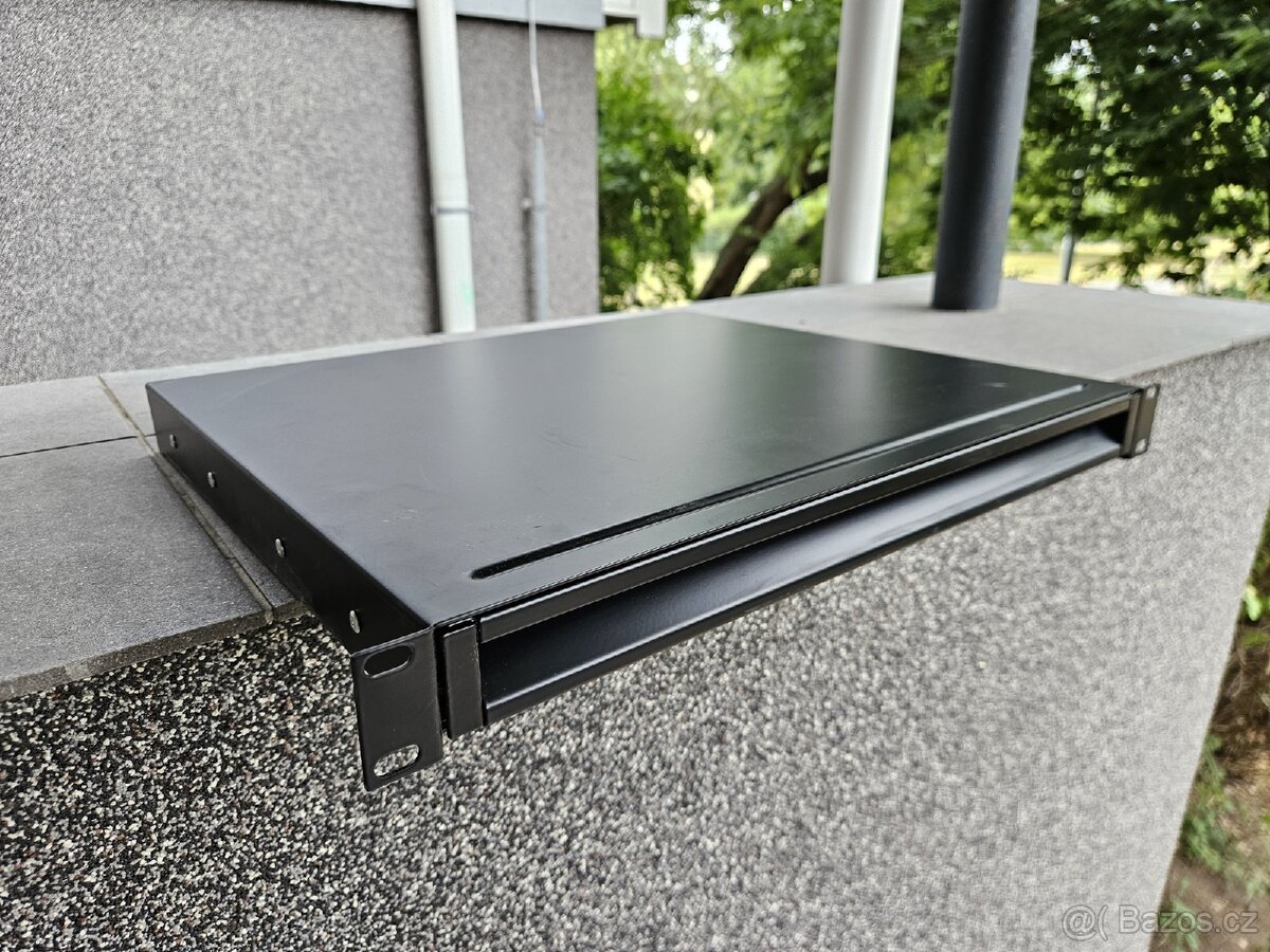 Adam Hall 1U rack šuplík
