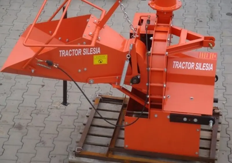 Štěpkovač za traktor WC-8 , pomocník na dřevo