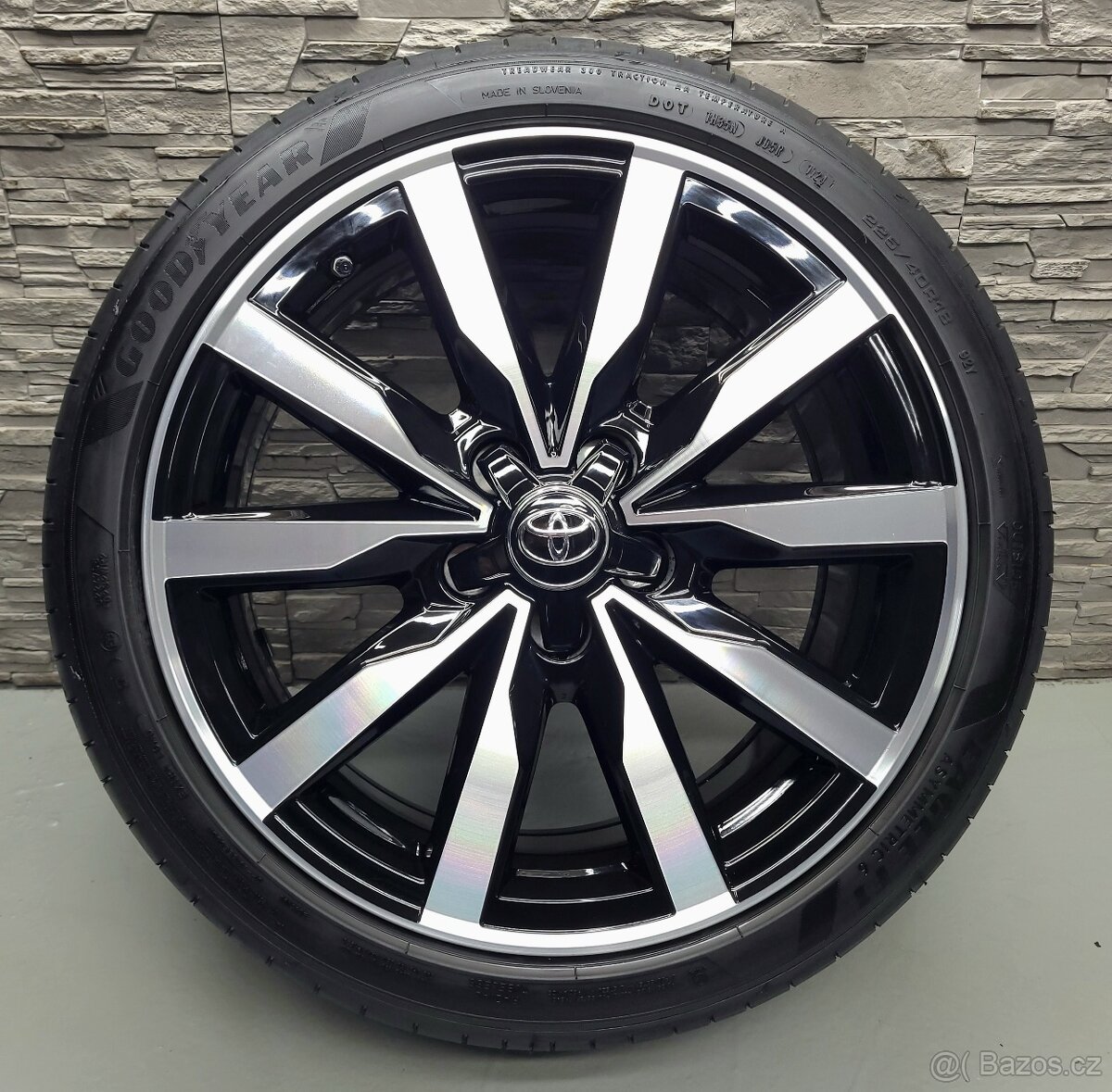 18" Originál Toyota Corolla 5x114,3 pneu Good Year
