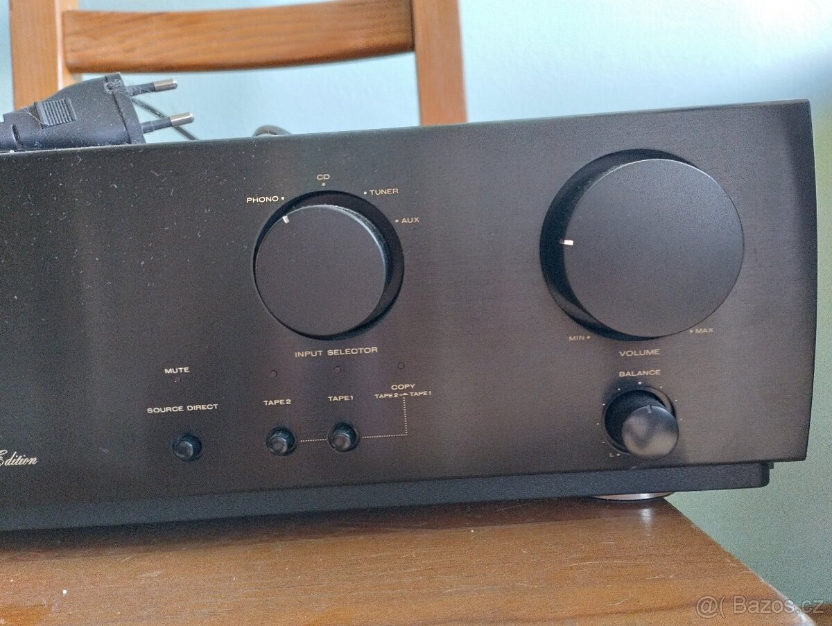 Stereo zesilovač