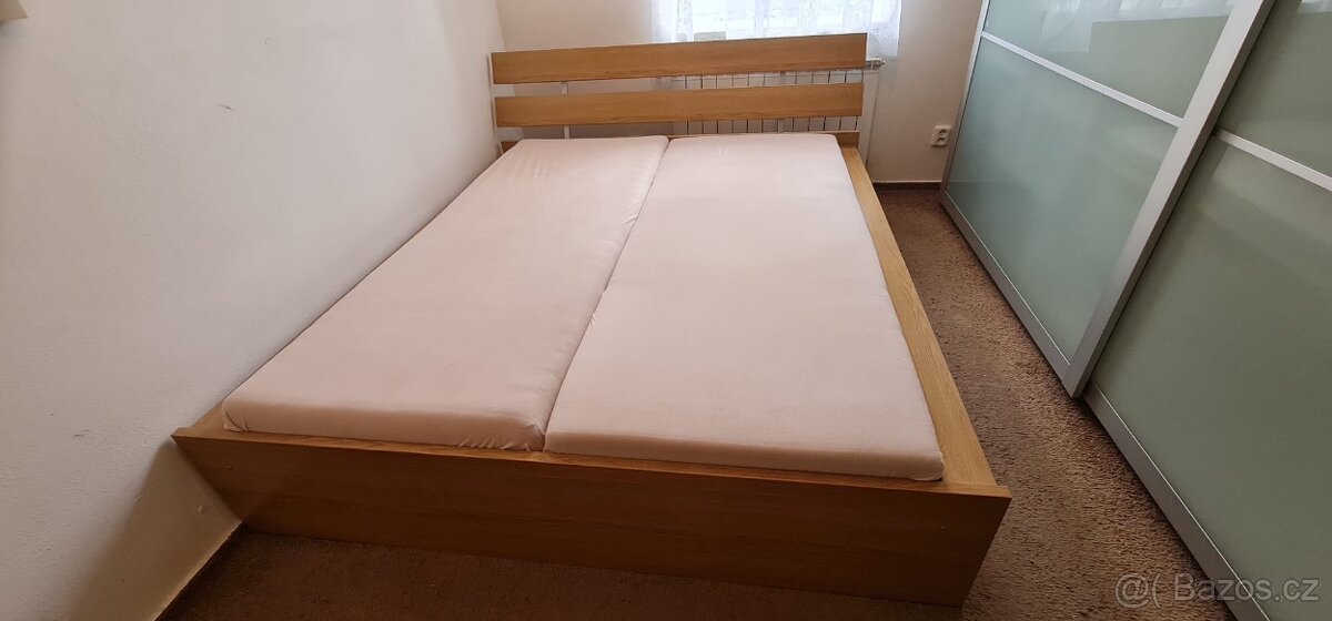 Prodám postel IKEA (dvoulůžko)