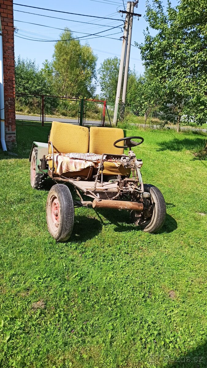 Malotraktor domácí výroby, motor Škoda 110,