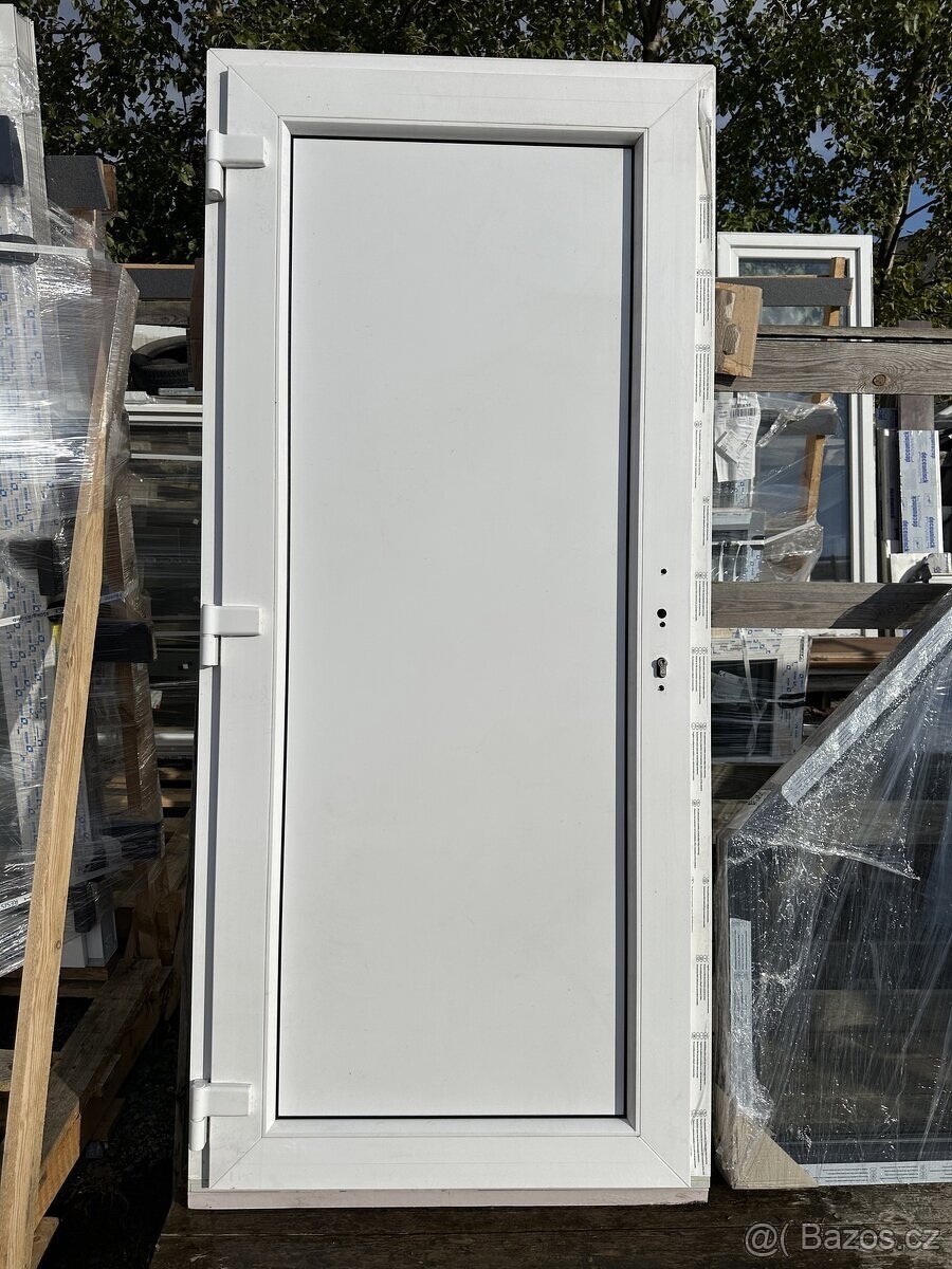 Dvere PVC plné/prosklené, OTV, dovnitř levé, 945/2080