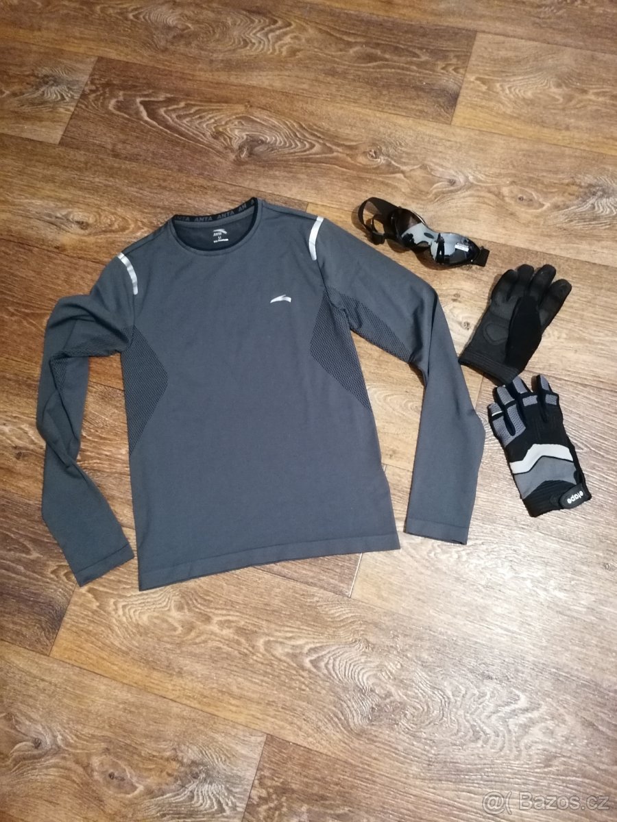 nové sportovní vybavení - tričko, brýle, rukavice