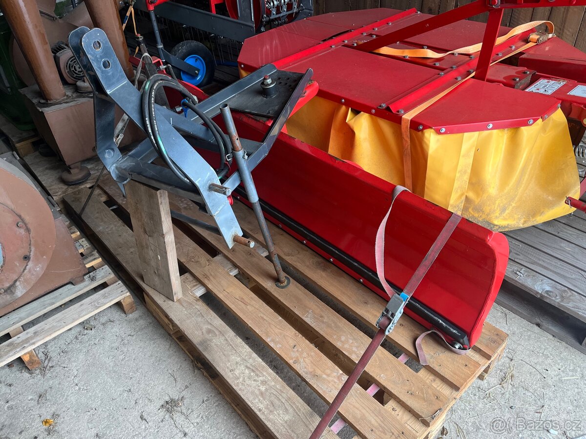 Pluh na sníh za malotraktor