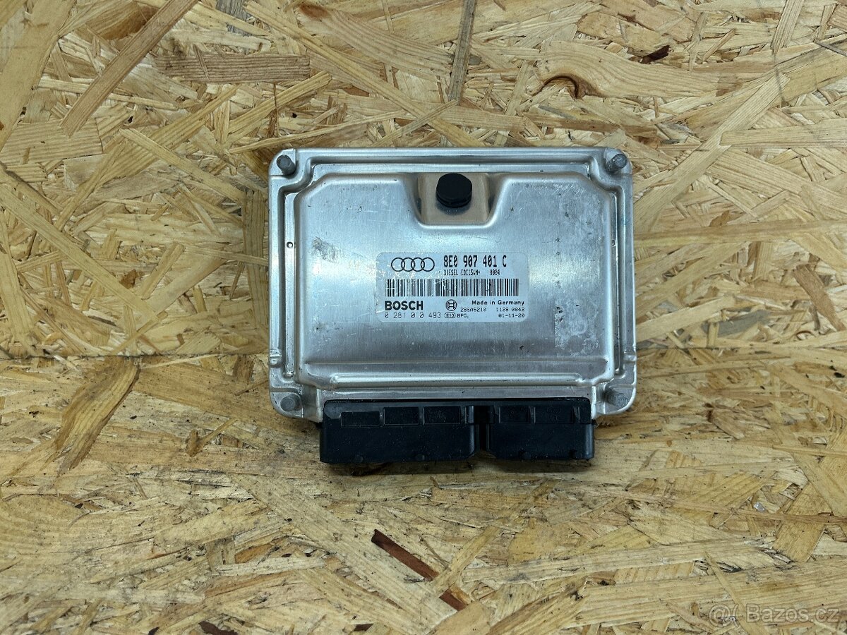 ŘÍDICÍ JEDNOTKA MOTORU 2.5 TDI 8E0907401C