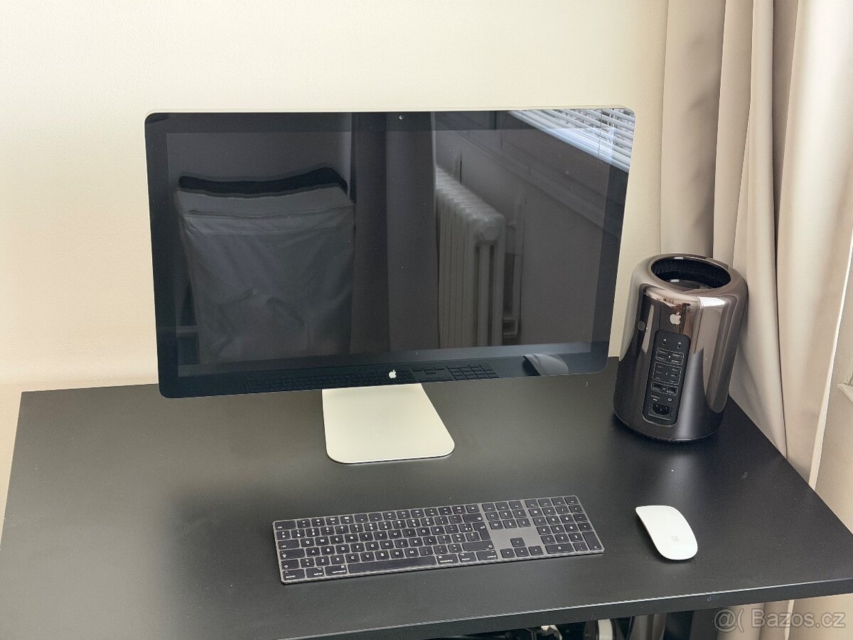 Komplet set apple Mac Pro + 27display+orig klavesnice a mys