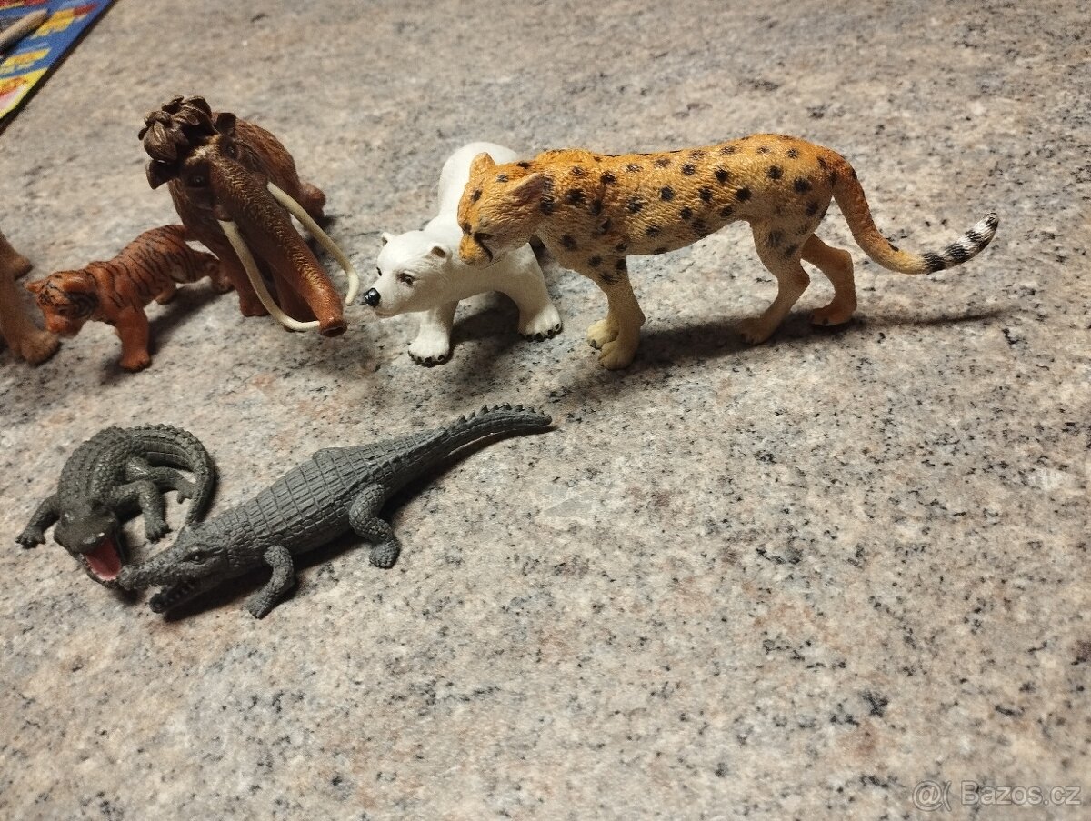 Zvířatka figurky