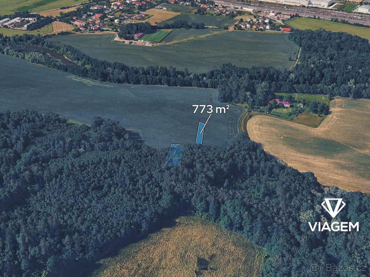 Pole 1 560 m²