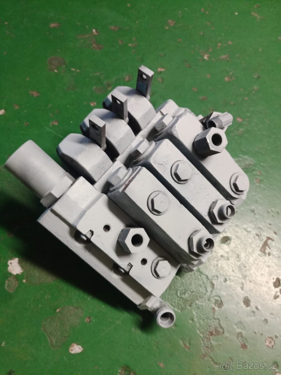 Hydraulický rozvaděč