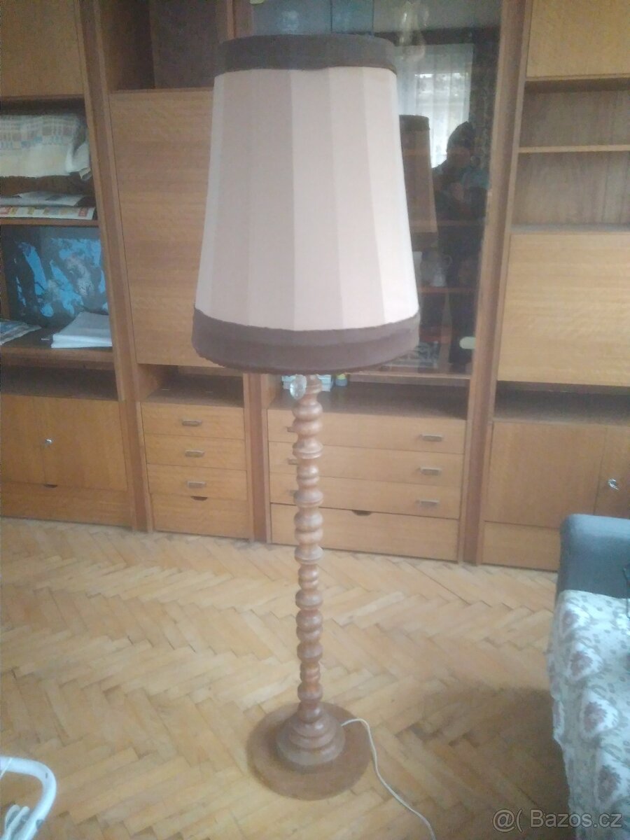 Stojanová lampa