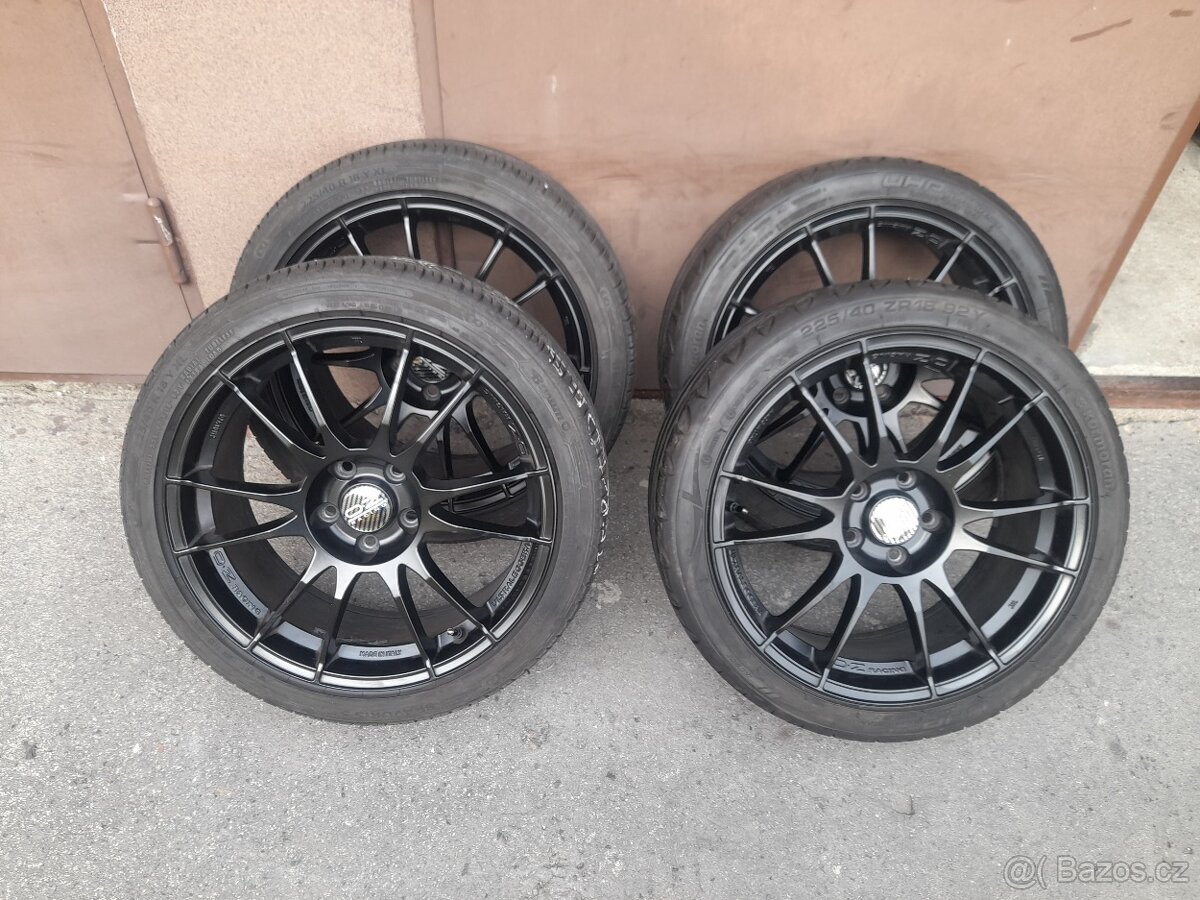 Alu kola OZ Racing Ultraleggera.