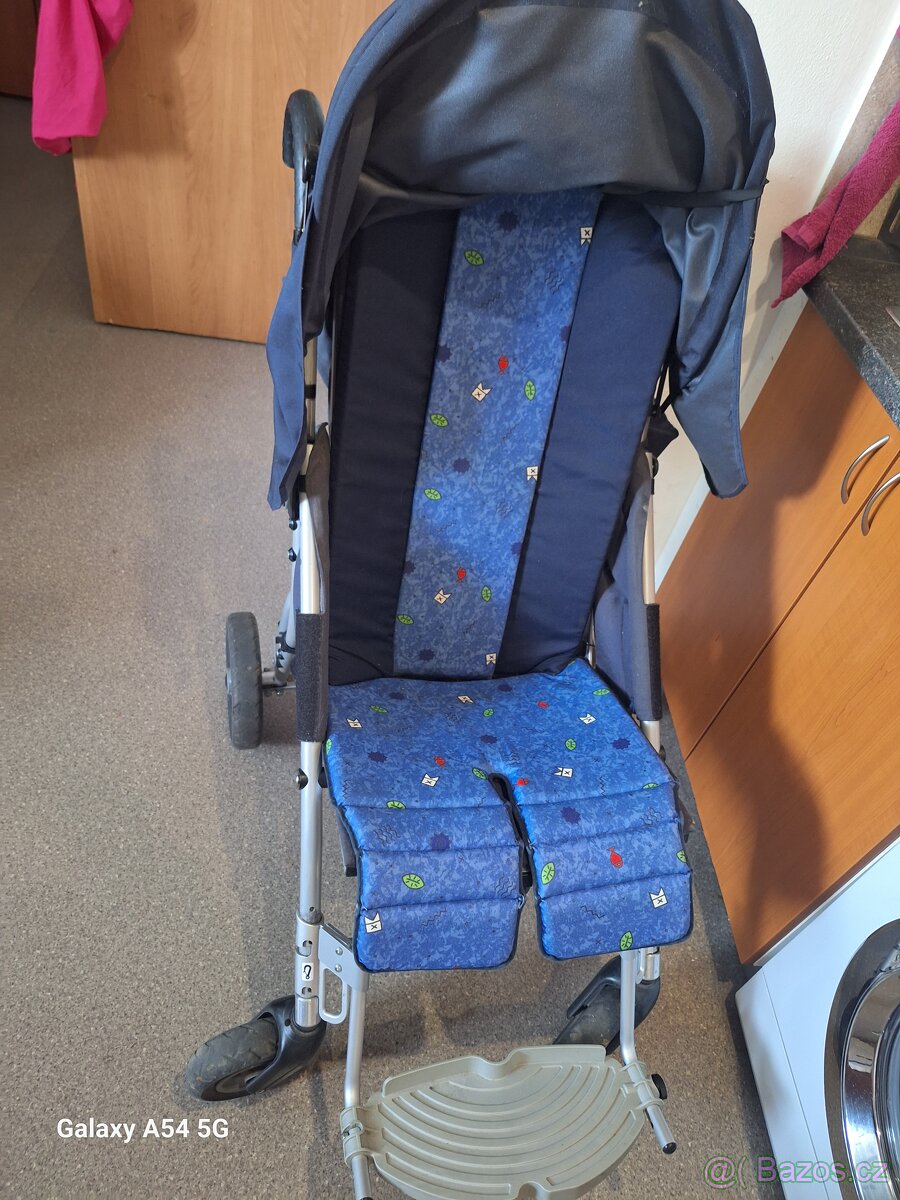 Invalidní kočárek