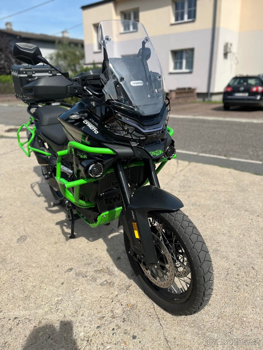 Motocykl CFMOTO 800MT Explore