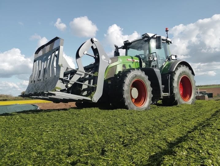Silážní vidle hydraulické, posuvné, třetí bod, 300cm