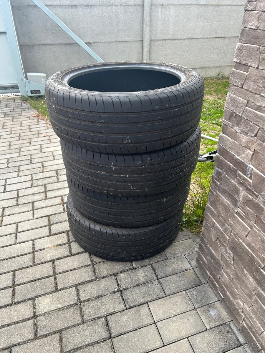Letní Goodyear EAGLE F1 Symetric 235/45/R20 - 4 kusy