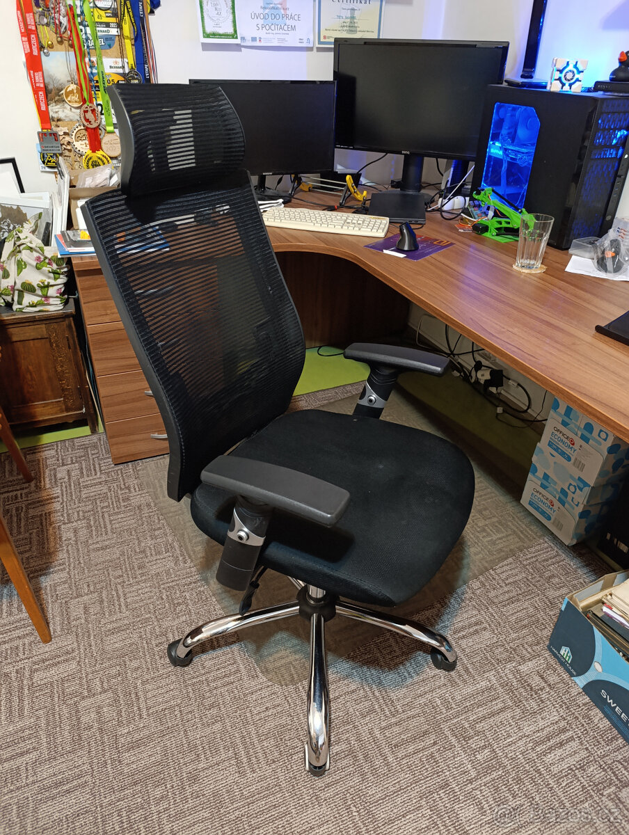 Kancelářská židle ergonometrická