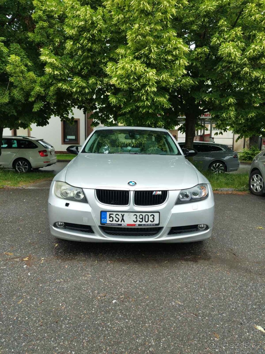 E90
