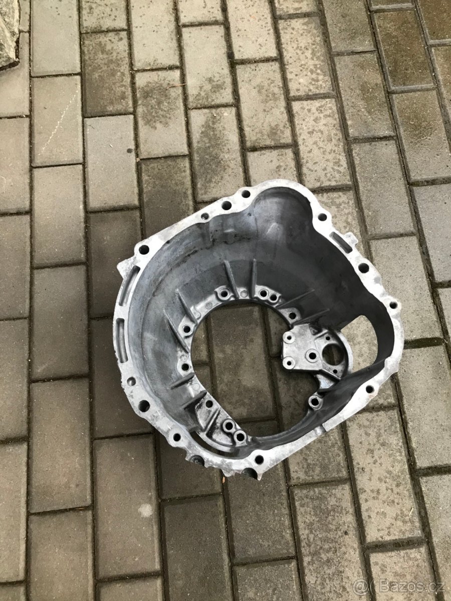 Toyota 7m/R154 bellhousing