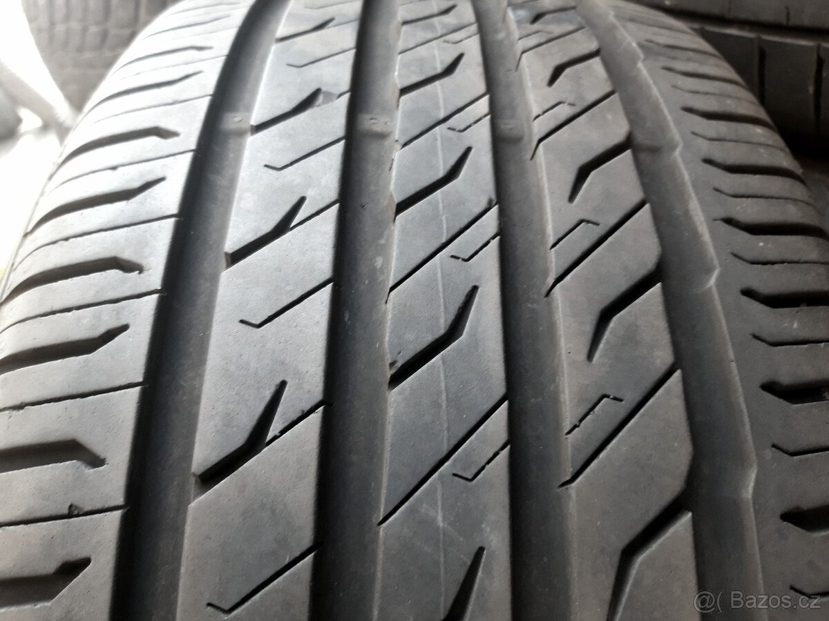 1ks zánovní letní pneu 225/40 R18 Semperit