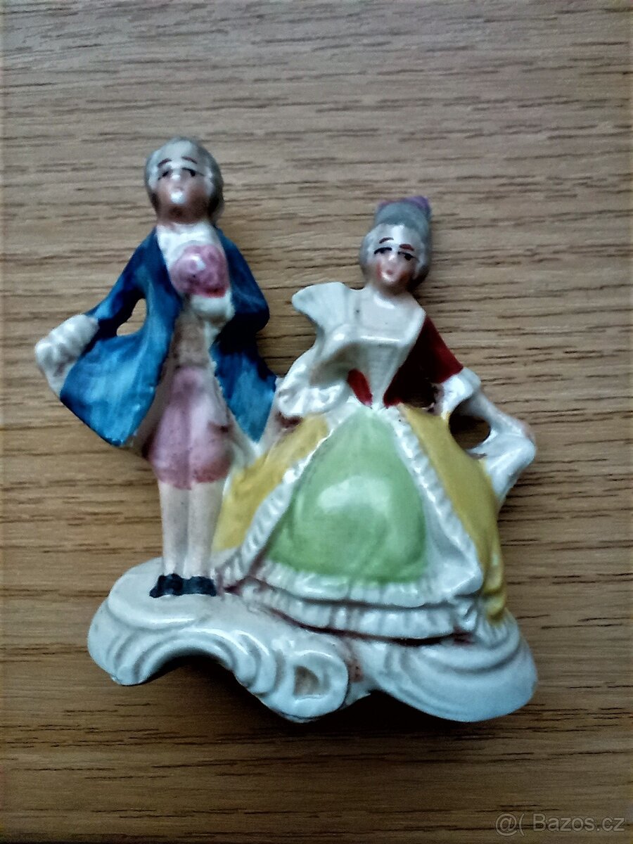 Porcelánová soška rokoko glazovaná viz foto,