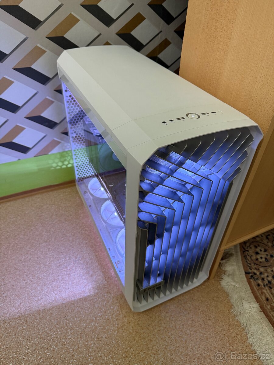 i9 13900KF 64gb ddr5 4-8TB disk rtx 4090 32”LCD 4K monitor