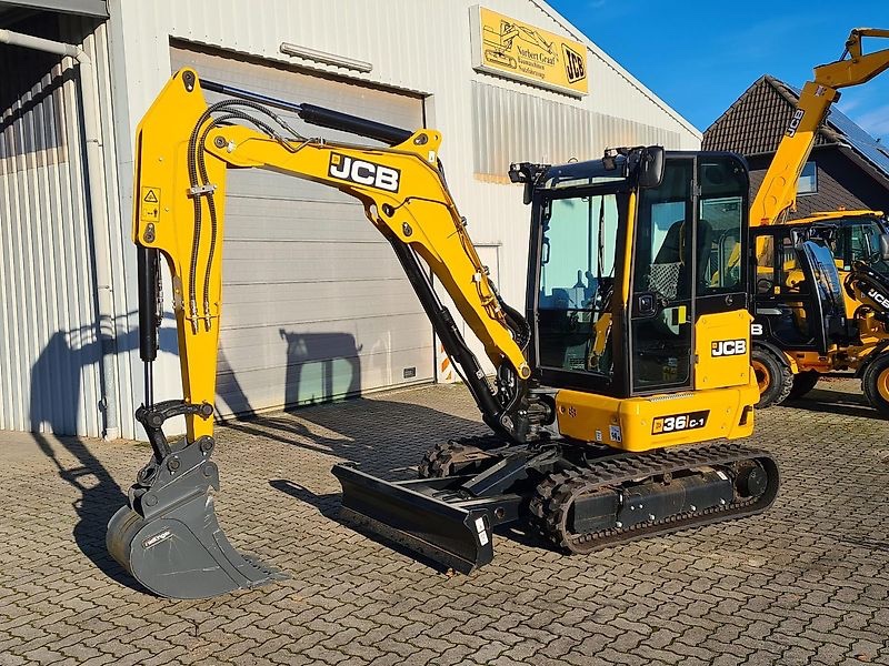 Pasový minibagr JCB 36 C-1