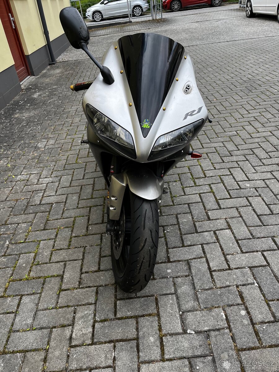 Prodam yamaha R1 2002