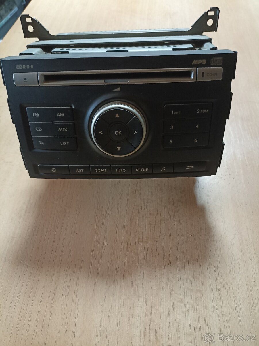 Originální rádio Kia Ceed.