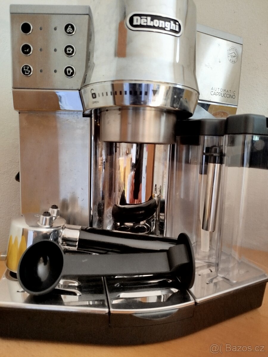 Kávovar DeLonghi