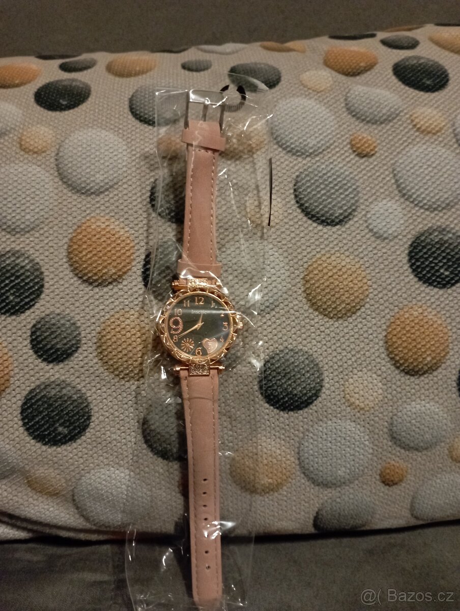 Prodám dámské nové hodinky