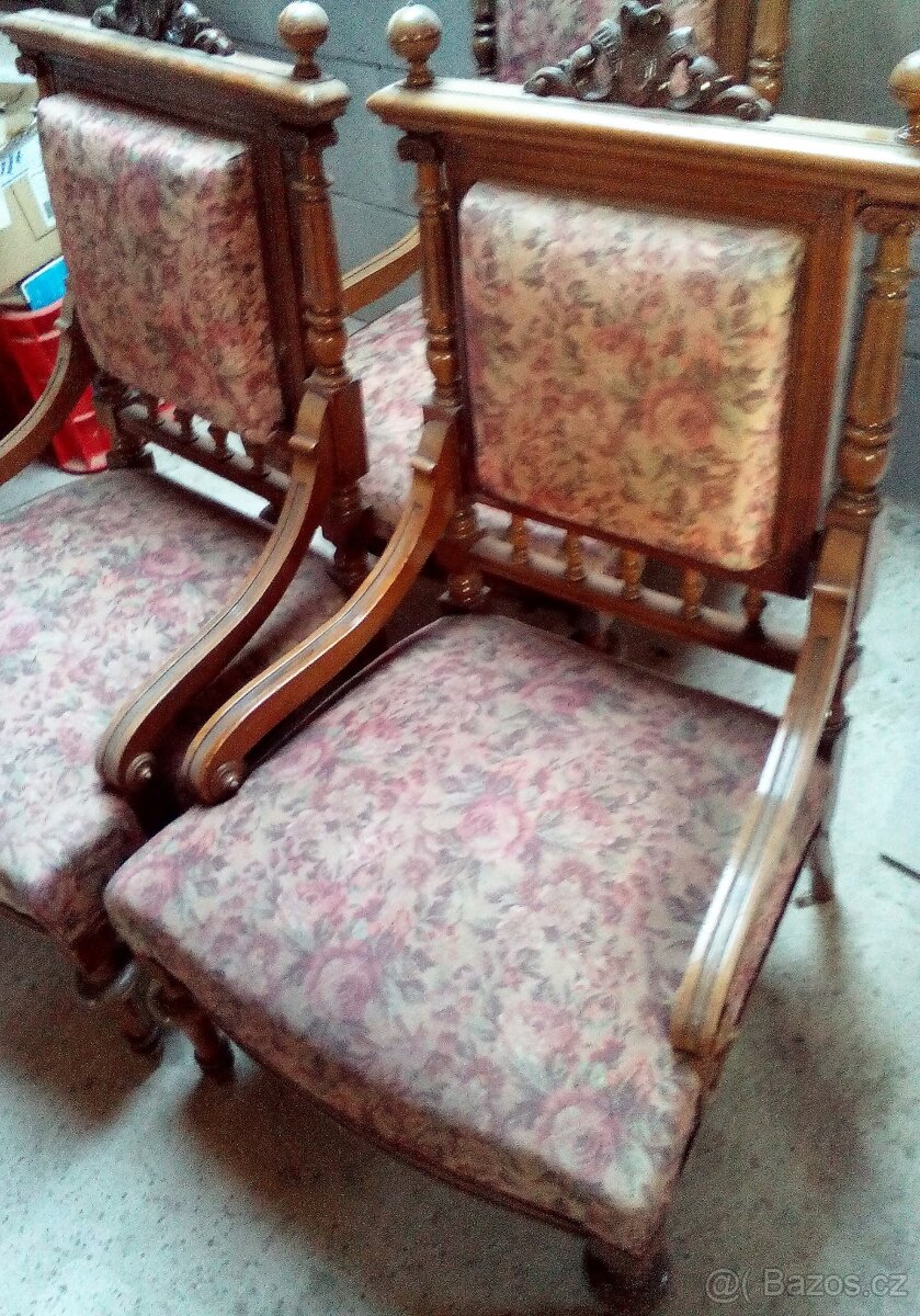 stará křesla